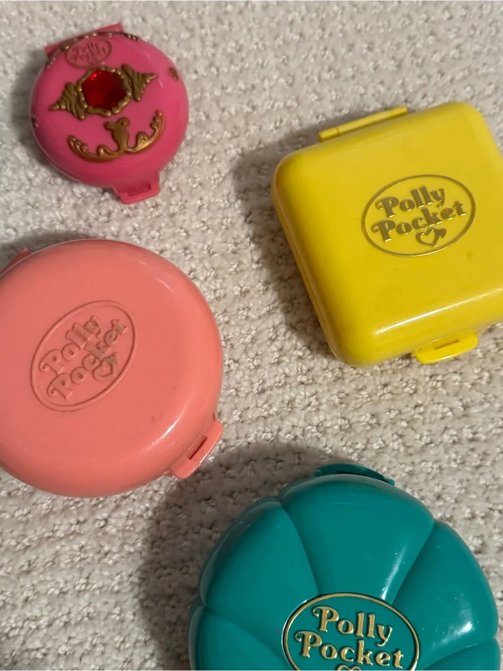 Lot of six Vintage Collectible Polly Pocket